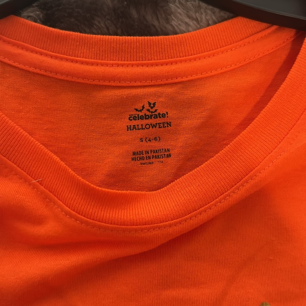 Women’s Halloween tee. Size Small (4-6) - Picture 3 of 5